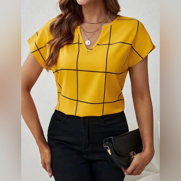 Plaid Butter Yellow Print Notched Neck Blouse, Casual Short Sleeve Blouse - Picture 3 of 5